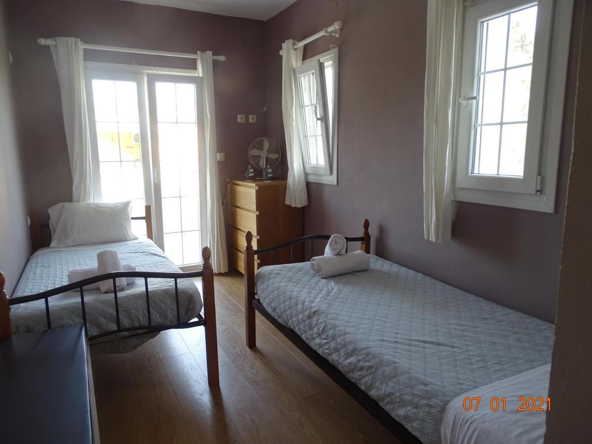 Villa Morris Nydri  Luaran gambar