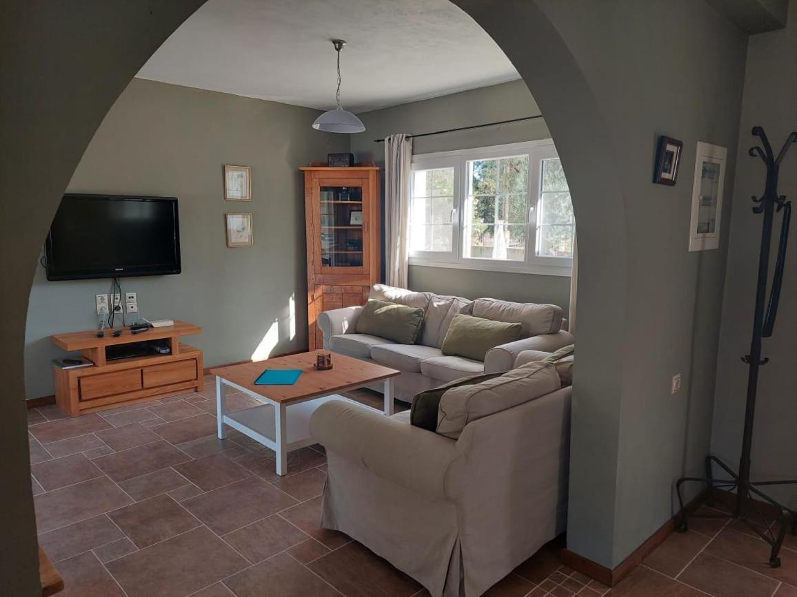 Villa Morris Nydri  Luaran gambar