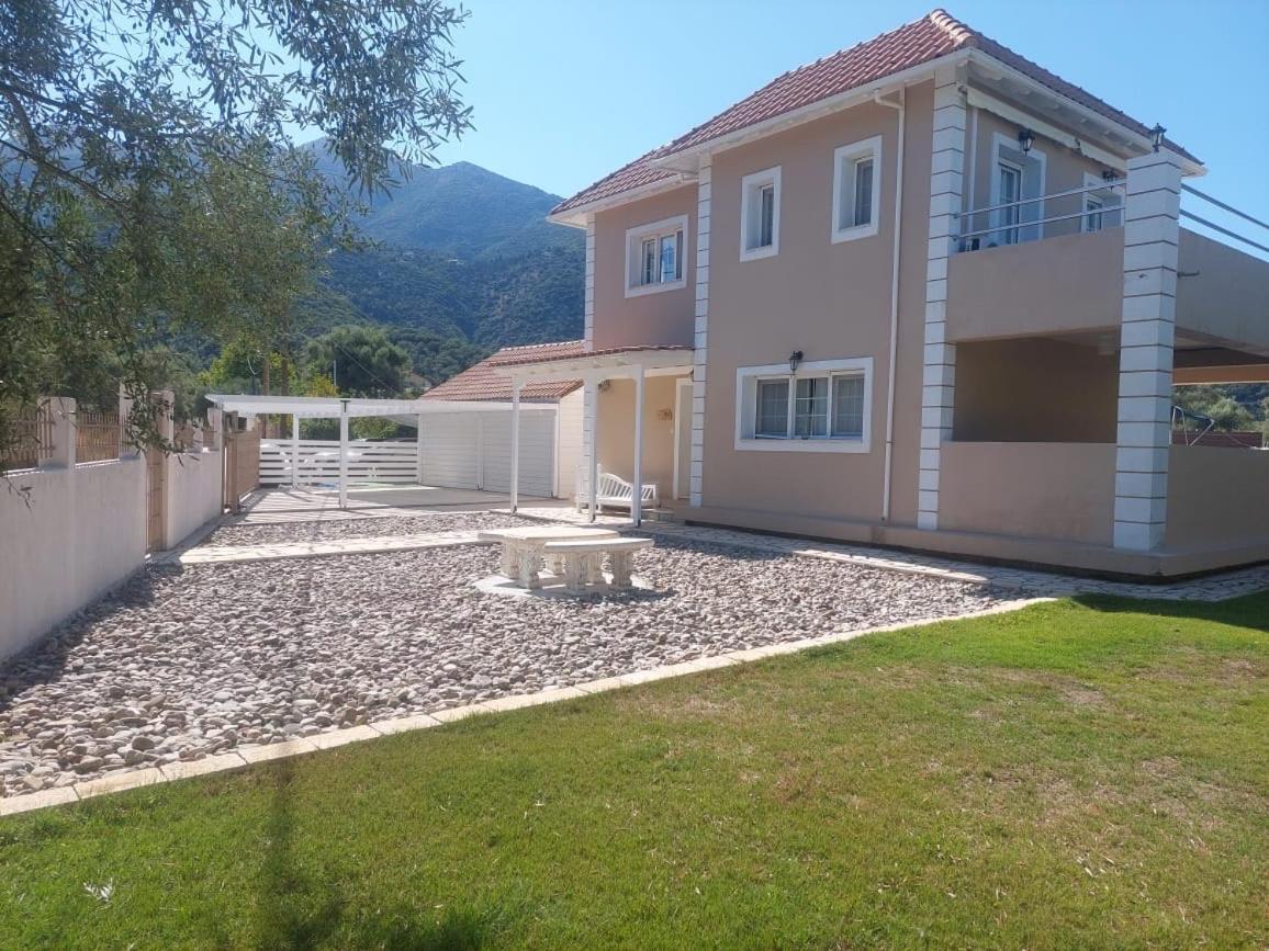 Villa Morris Nydri  Luaran gambar